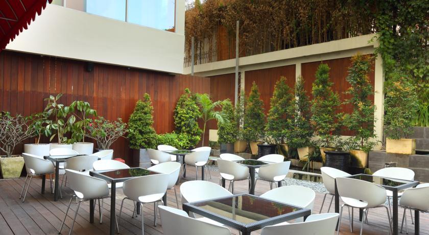 Ibis Styles Yogyakarta Hotel Buitenkant foto