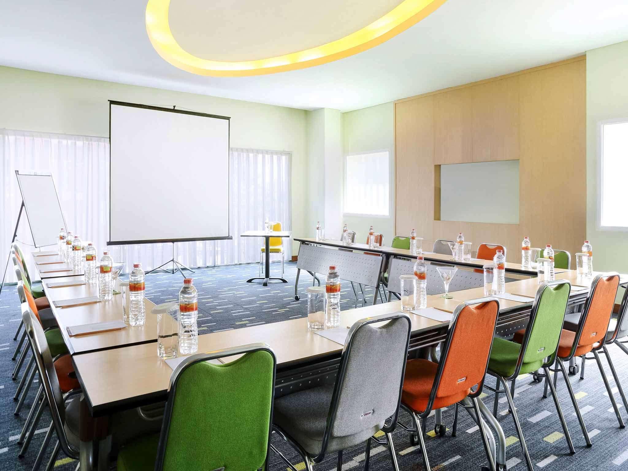 Ibis Styles Yogyakarta Hotel Buitenkant foto