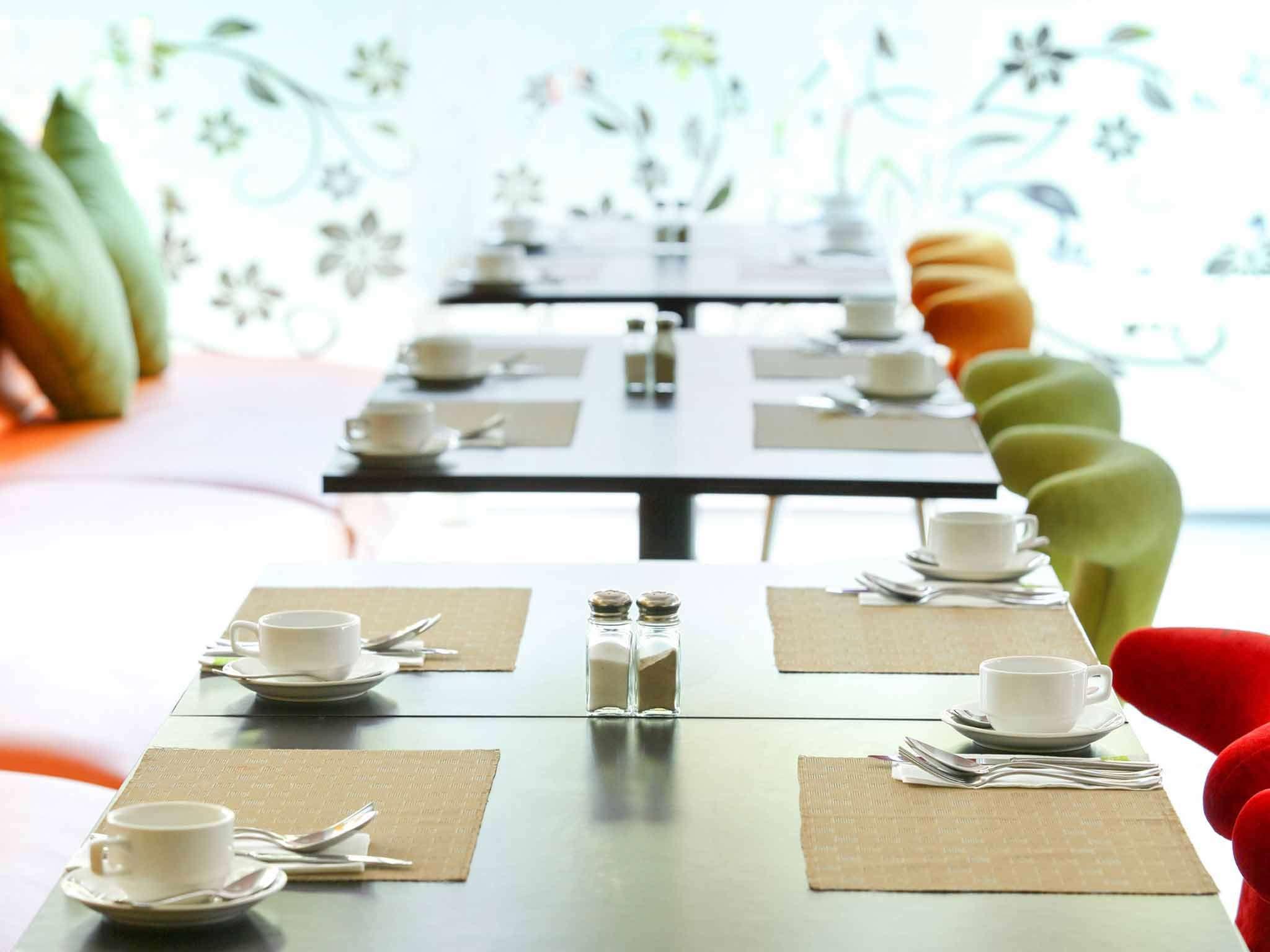 Ibis Styles Yogyakarta Hotel Buitenkant foto