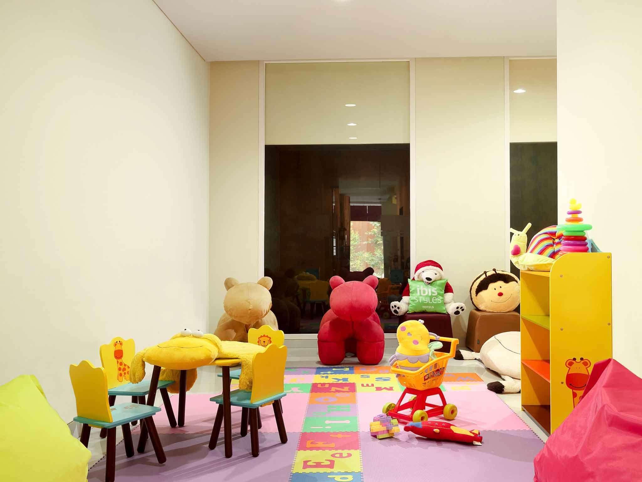 Ibis Styles Yogyakarta Hotel Buitenkant foto