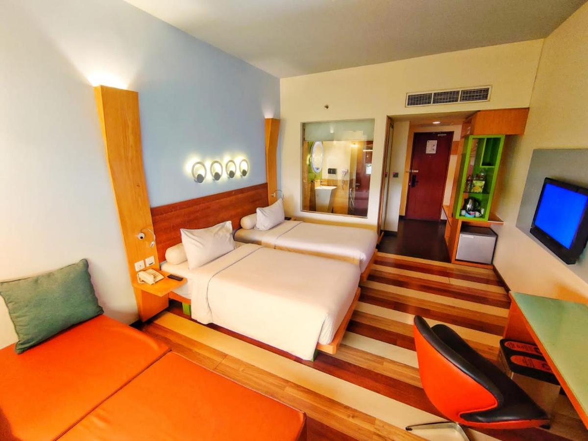 Ibis Styles Yogyakarta Hotel Buitenkant foto