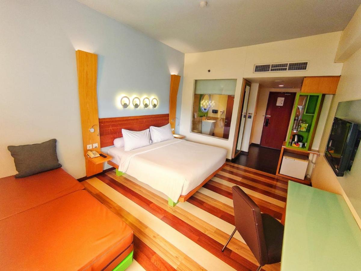 Ibis Styles Yogyakarta Hotel Buitenkant foto