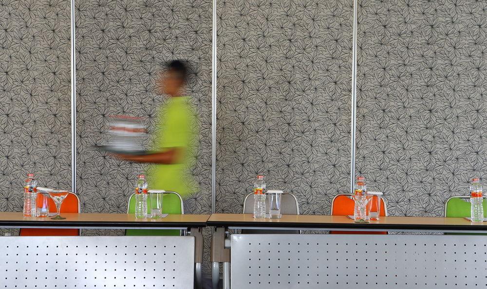 Ibis Styles Yogyakarta Hotel Buitenkant foto