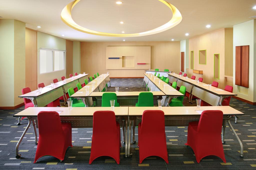 Ibis Styles Yogyakarta Hotel Buitenkant foto
