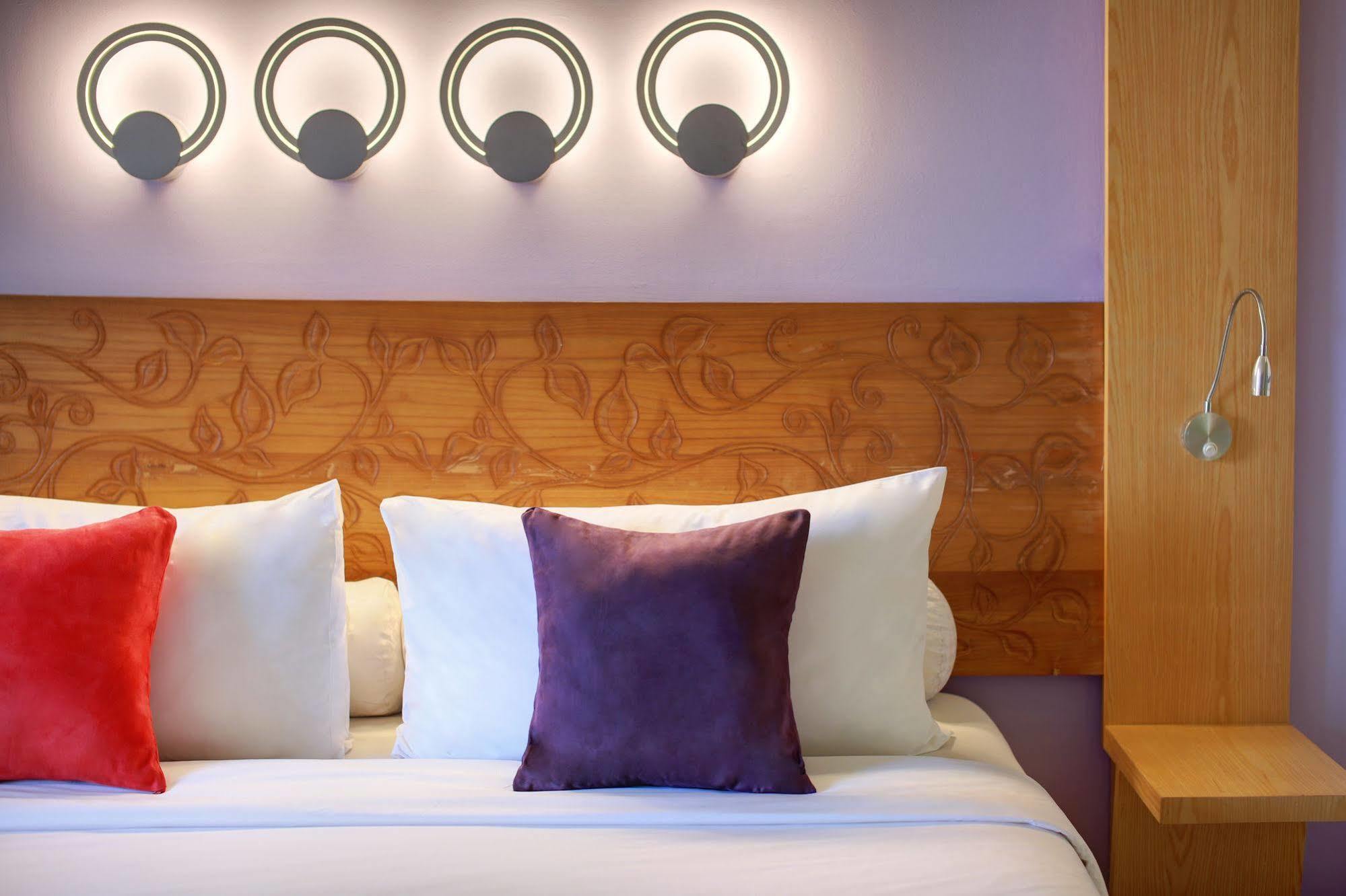 Ibis Styles Yogyakarta Hotel Buitenkant foto