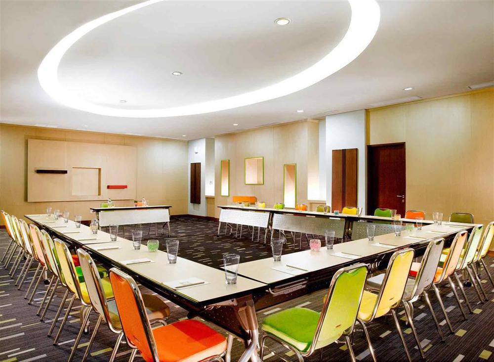 Ibis Styles Yogyakarta Hotel Zakenleven foto
